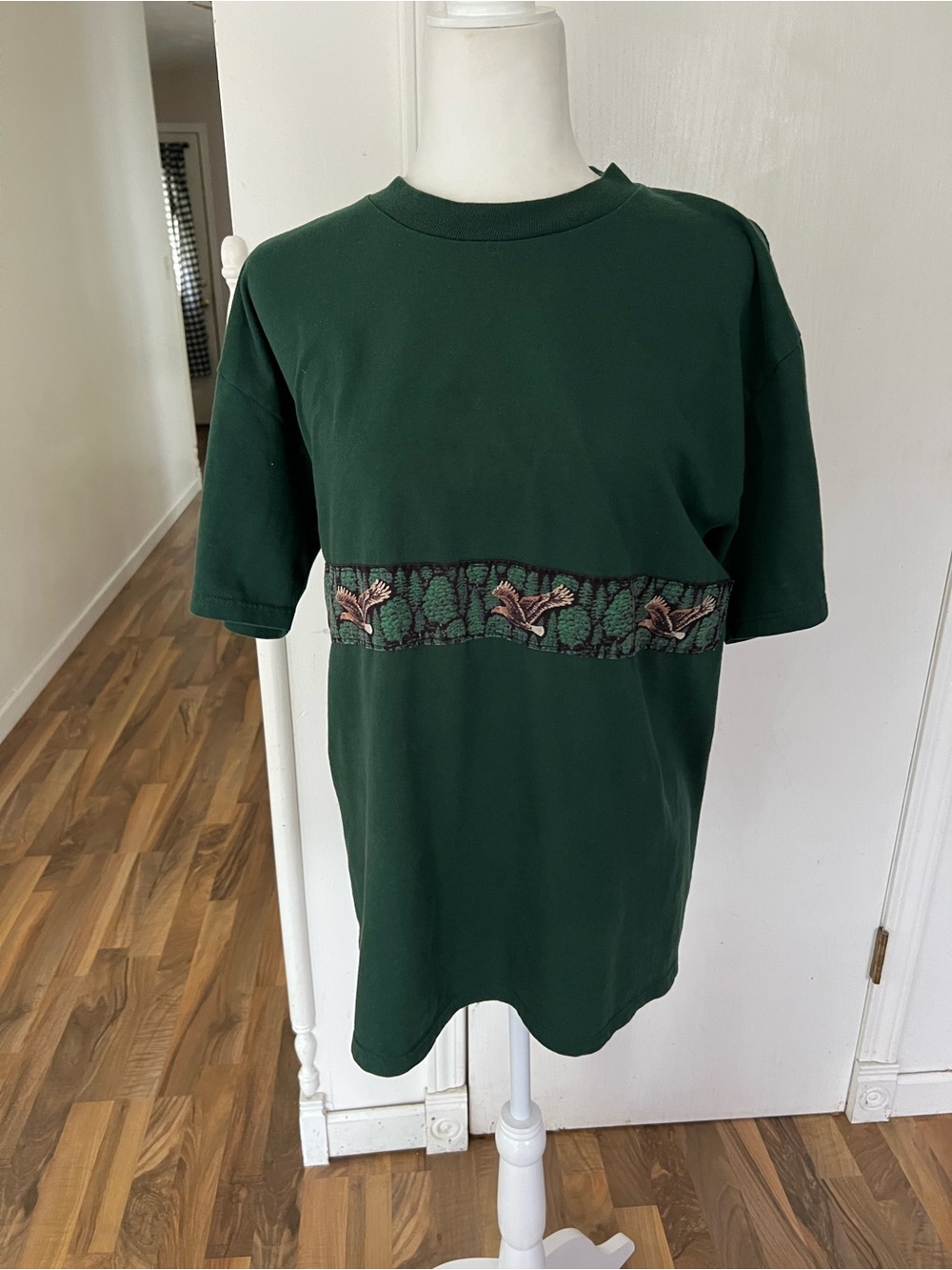 Vintage Forest Green Short-Sleeve T-Shirt with Embroidered Ducks Band, Large